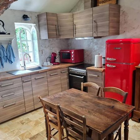 Petit Gite 18 Eme Tout Confort Saint-Germain-des-Fosses Eksteriør billede